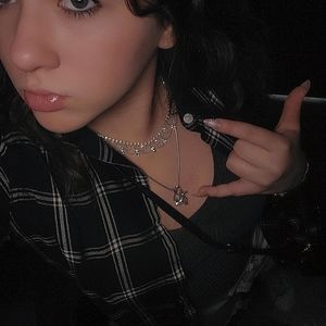 Meet your Posher, Abigail